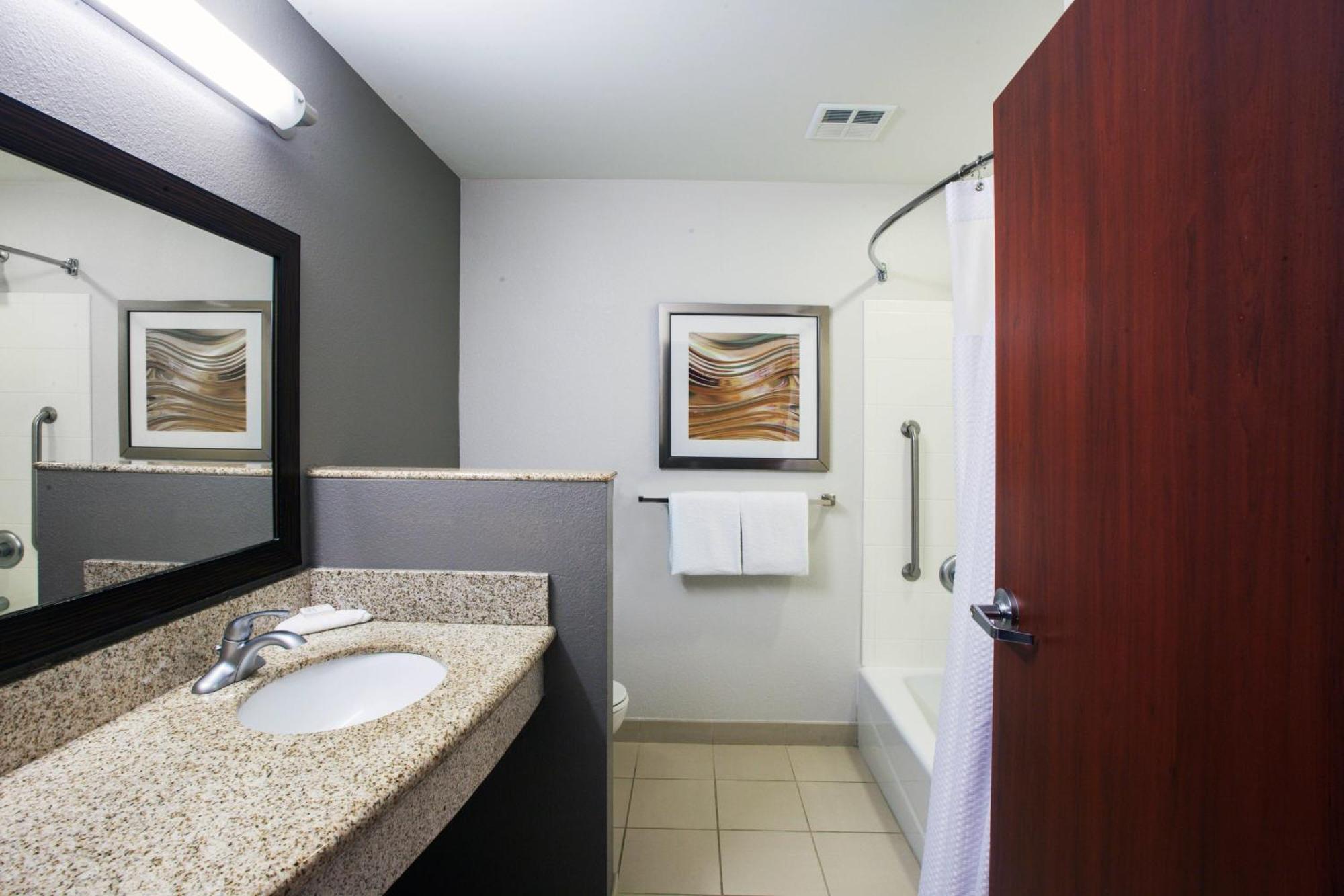Hotel Courtyard By Marriott Tulsa Woodland Hills Exterior foto