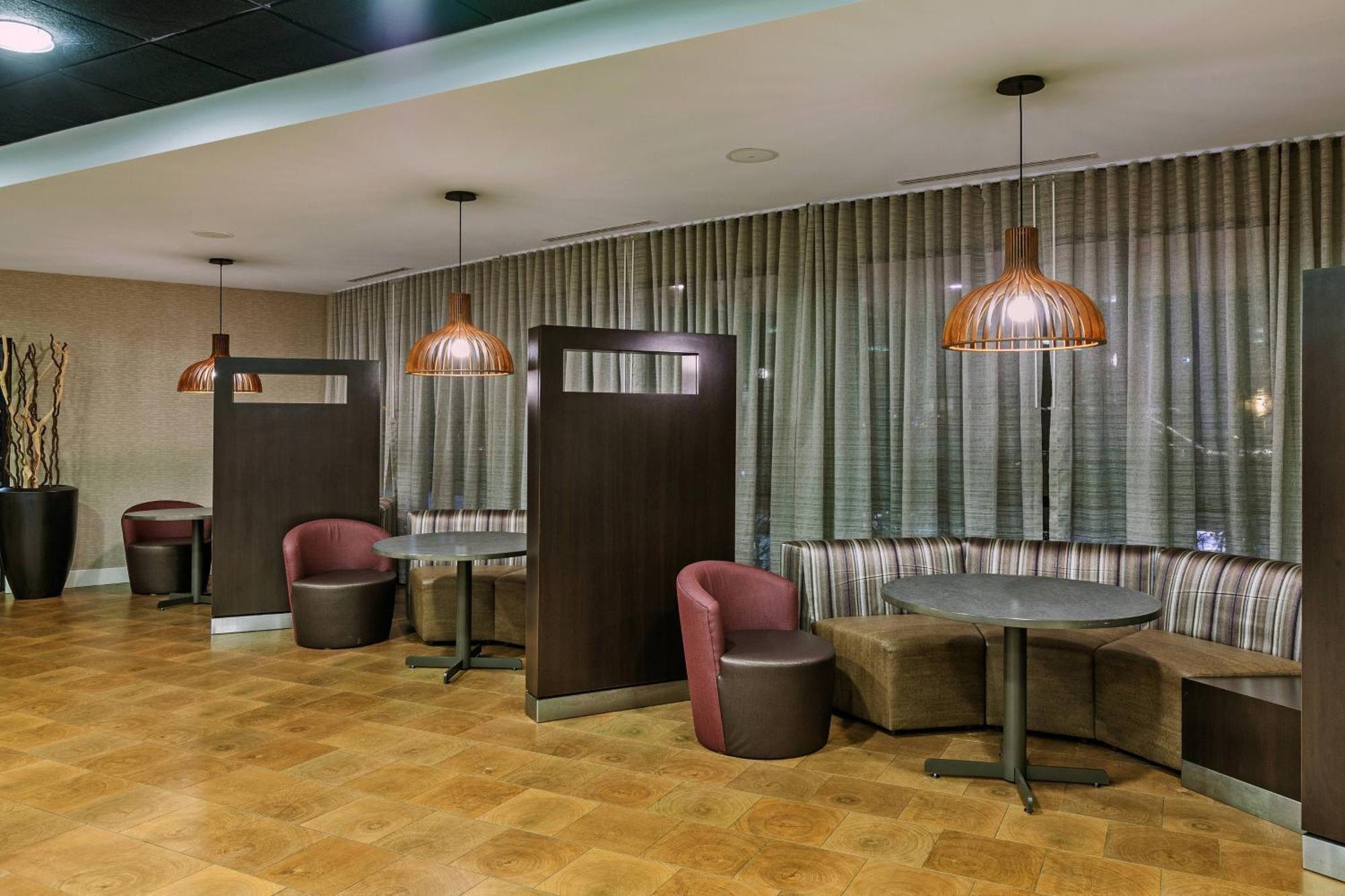 Hotel Courtyard By Marriott Tulsa Woodland Hills Exterior foto